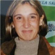 Profesora con mucha preparación académica pero sobre todo MUCHA experiencia docente en nivel medio